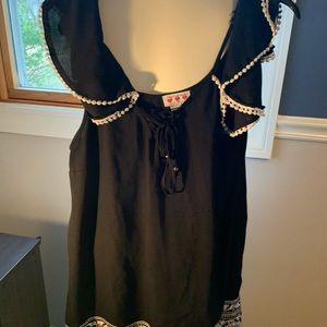 Dress XL black and white.Cut out sleeves.